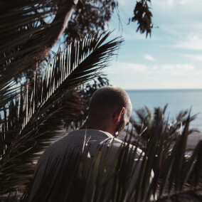 Lean on the Lord 으로 Ryan Ellis